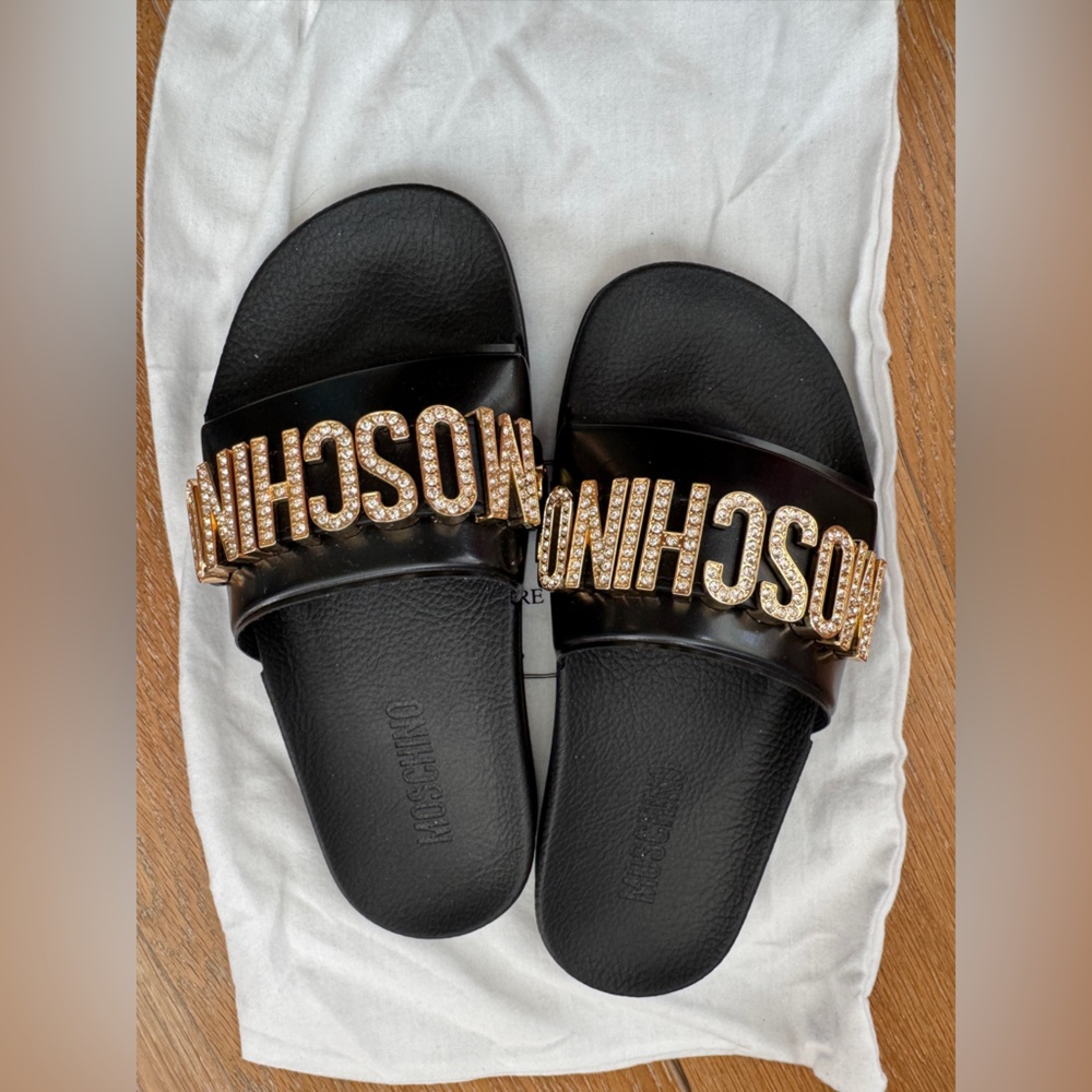 New！Moschino Black & Goldtone Crystal slippers